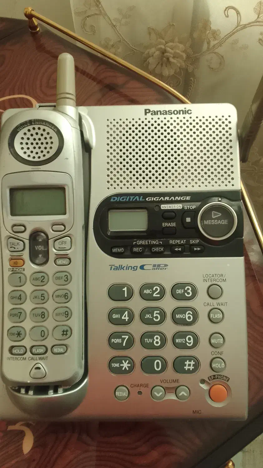 گوشی تلفن|تلفن رومیزی|اندیشه, اندیشه فاز ۱|دیوار