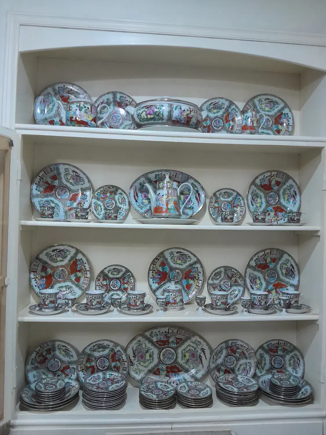 سرویس مرغی ۸۴پارچه|ظروف سرو و پذیرایی|اصفهان, جلفا|دیوار