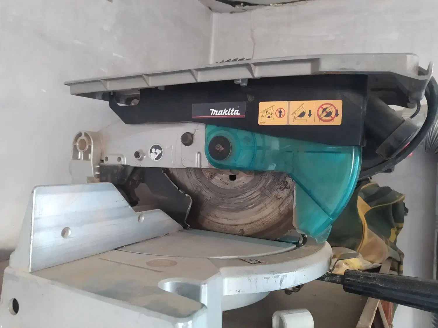 فارسی بر ماکیتا اصل ۱۰۴۰|ابزارآلات|اسلام‌شهر, چیچکلو|دیوار