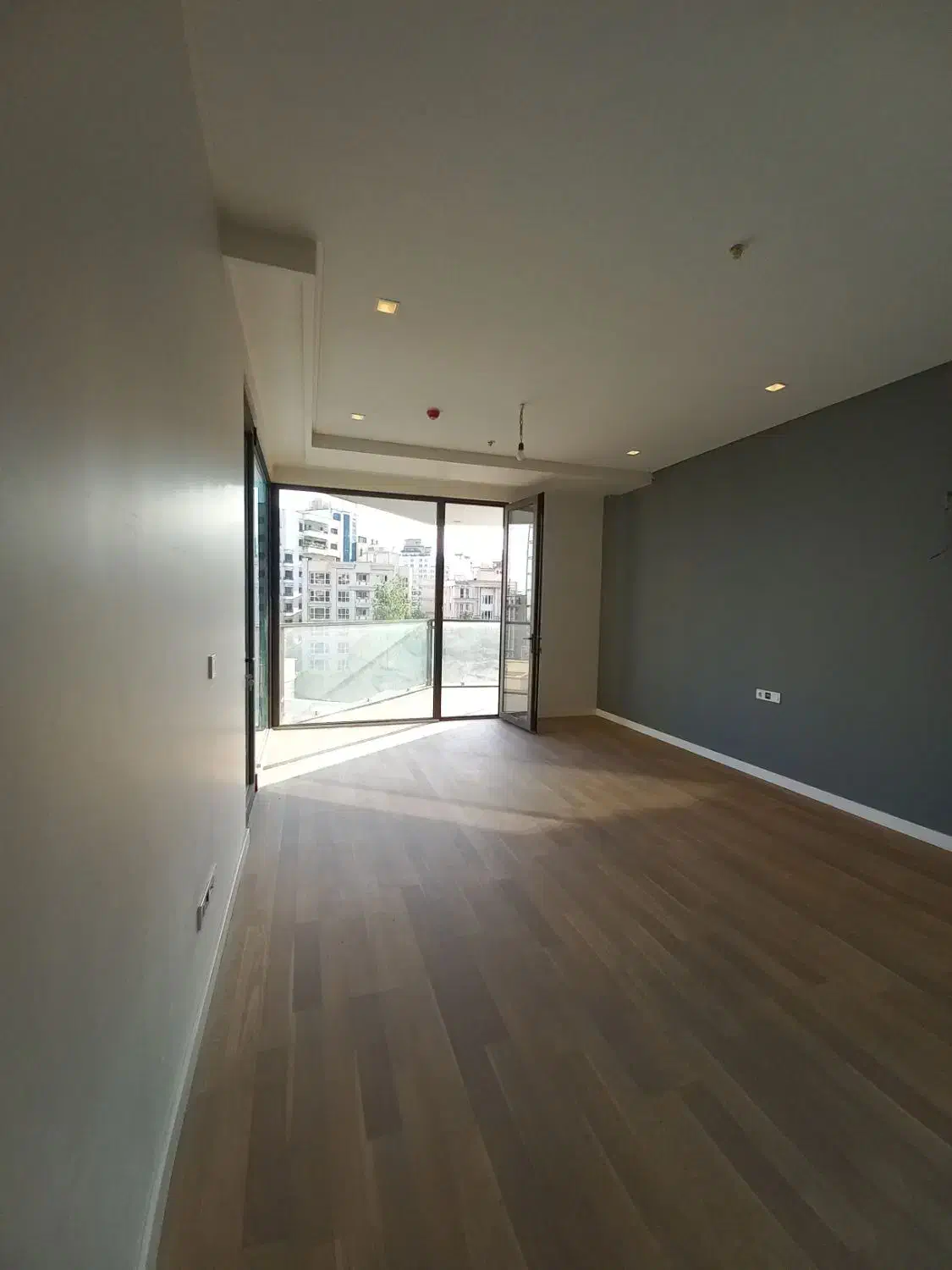 ۴۲۰متر مدرن کلید نخورده