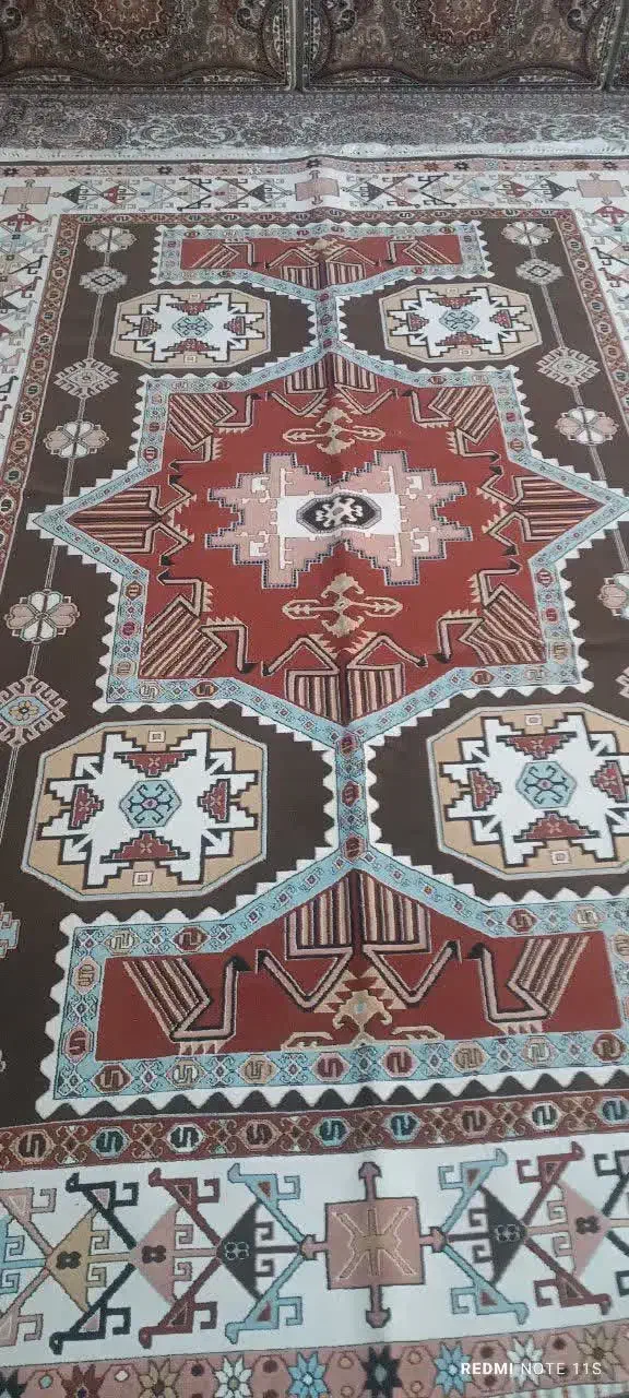 دو تا گلیم فرش نو|فرش|چهارباغ, |دیوار