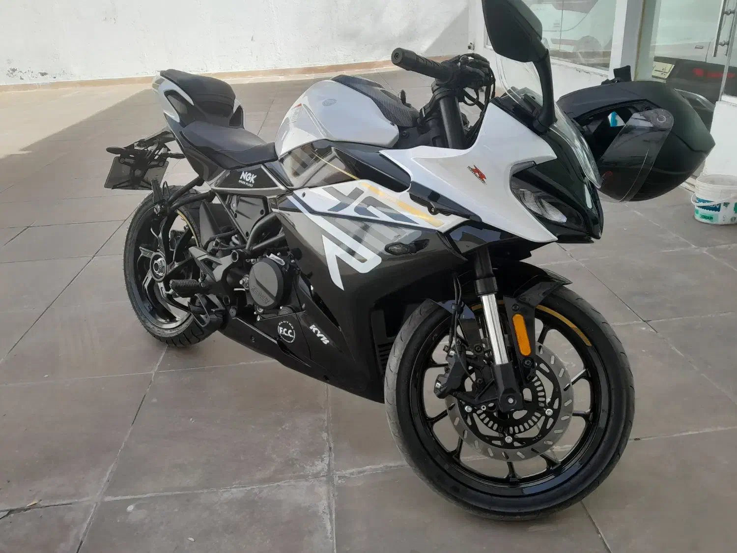 کیوی ریس|موتورسیکلت|بروجرد, |دیوار