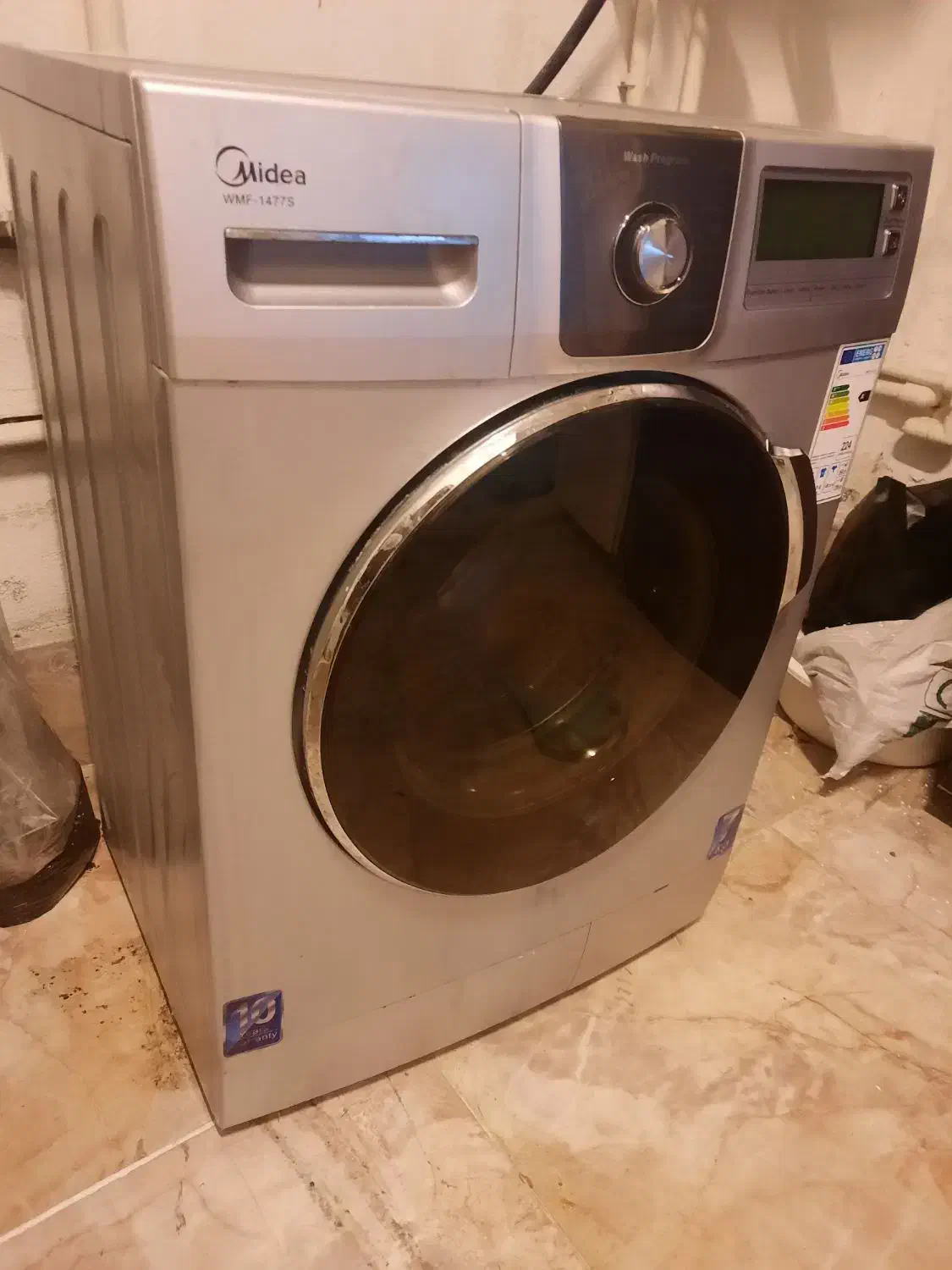 ماشین لباسشویی در حد نو|ماشین لباسشویی و خشک‌کن لباس|ساری, |دیوار