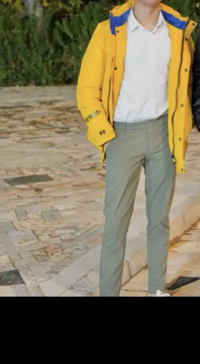 لباس درحدنو|لباس|هشتگرد, شهرک بعثت|دیوار