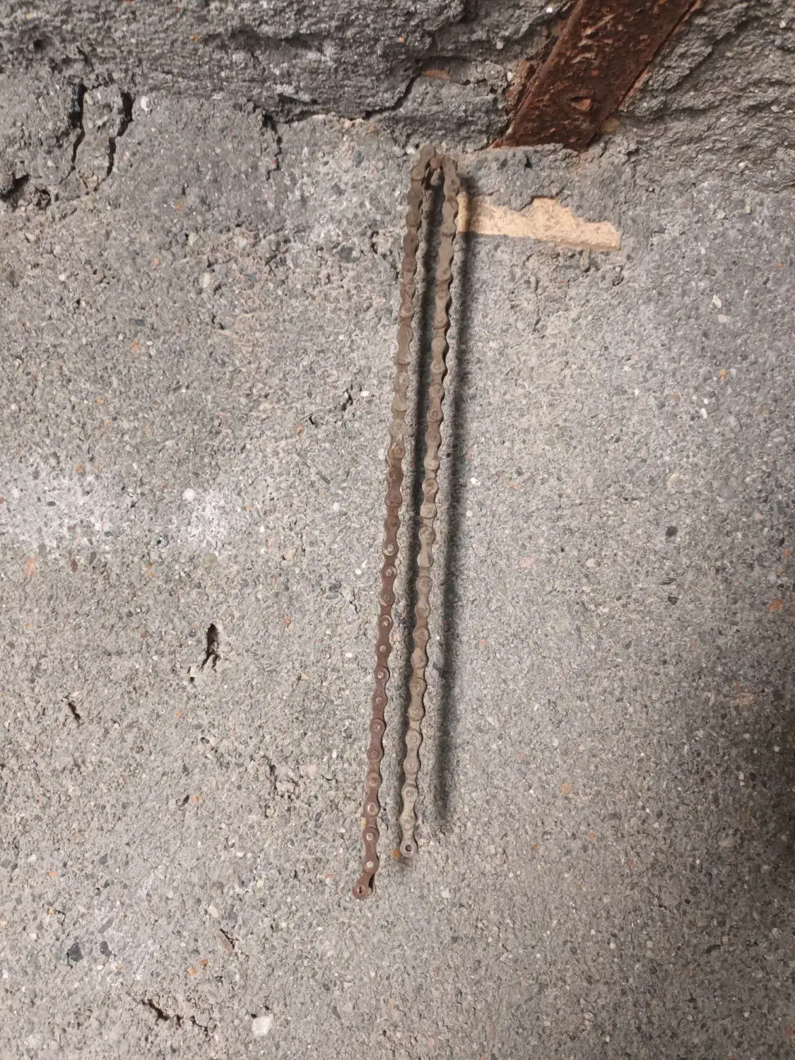 دو عدد  زنجیر  مال دوچرخه|دوچرخه، اسکیت، اسکوتر|کهنوج, |دیوار