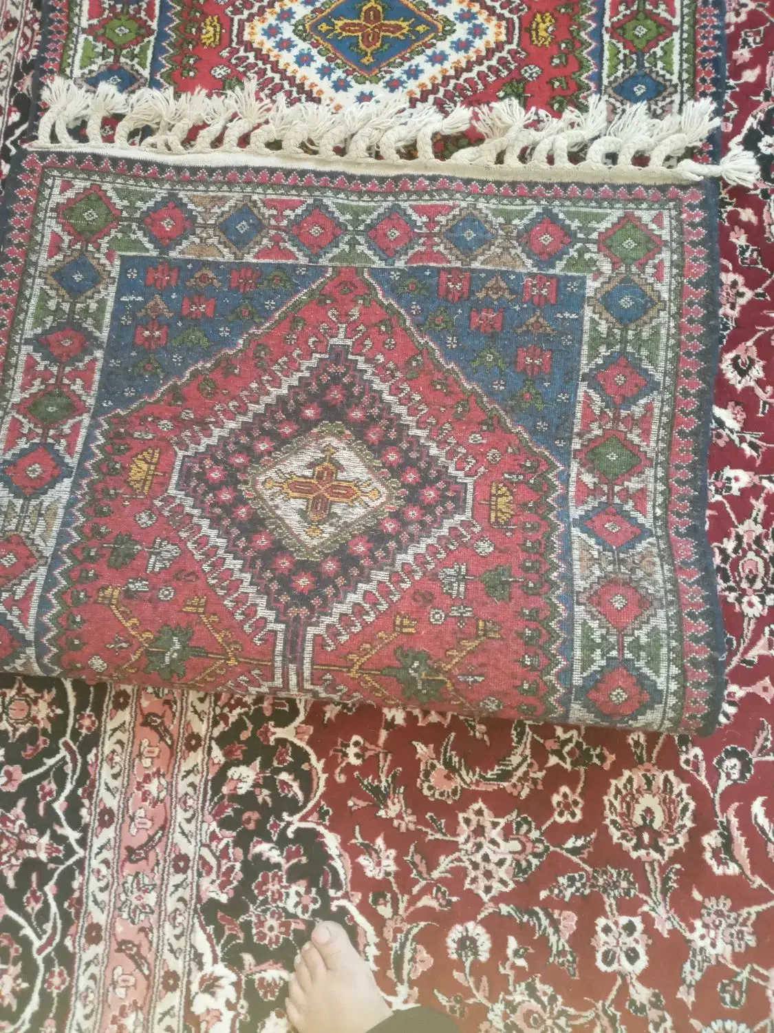 دو تخته فرش کناره|فرش|بروجن, |دیوار