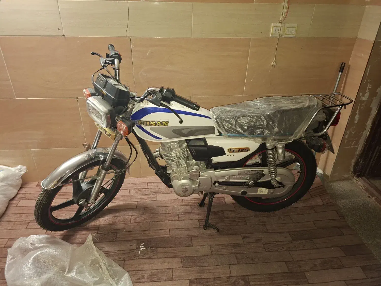 موتور هندا احسان استارتی ۱۲۵ صفر|موتورسیکلت|یزد, |دیوار