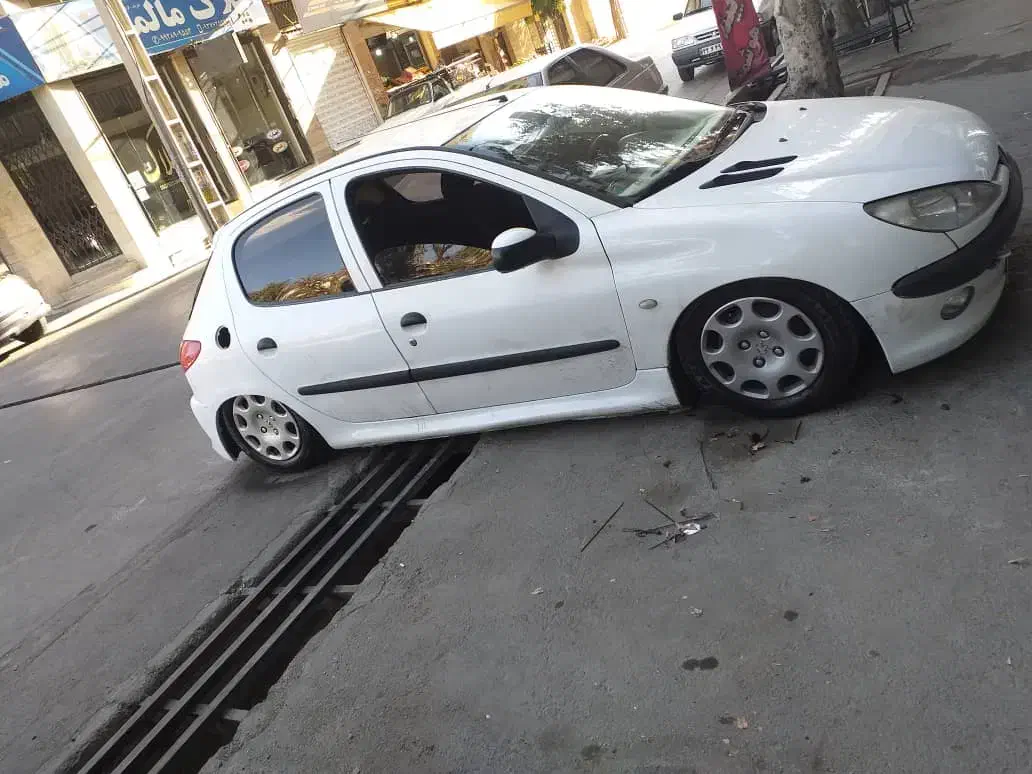 ۲۰۶ با پنوماتیک تیپ ۵|خودرو سواری و وانت|کرج, میدان میوه و تره بار مرکزی|دیوار