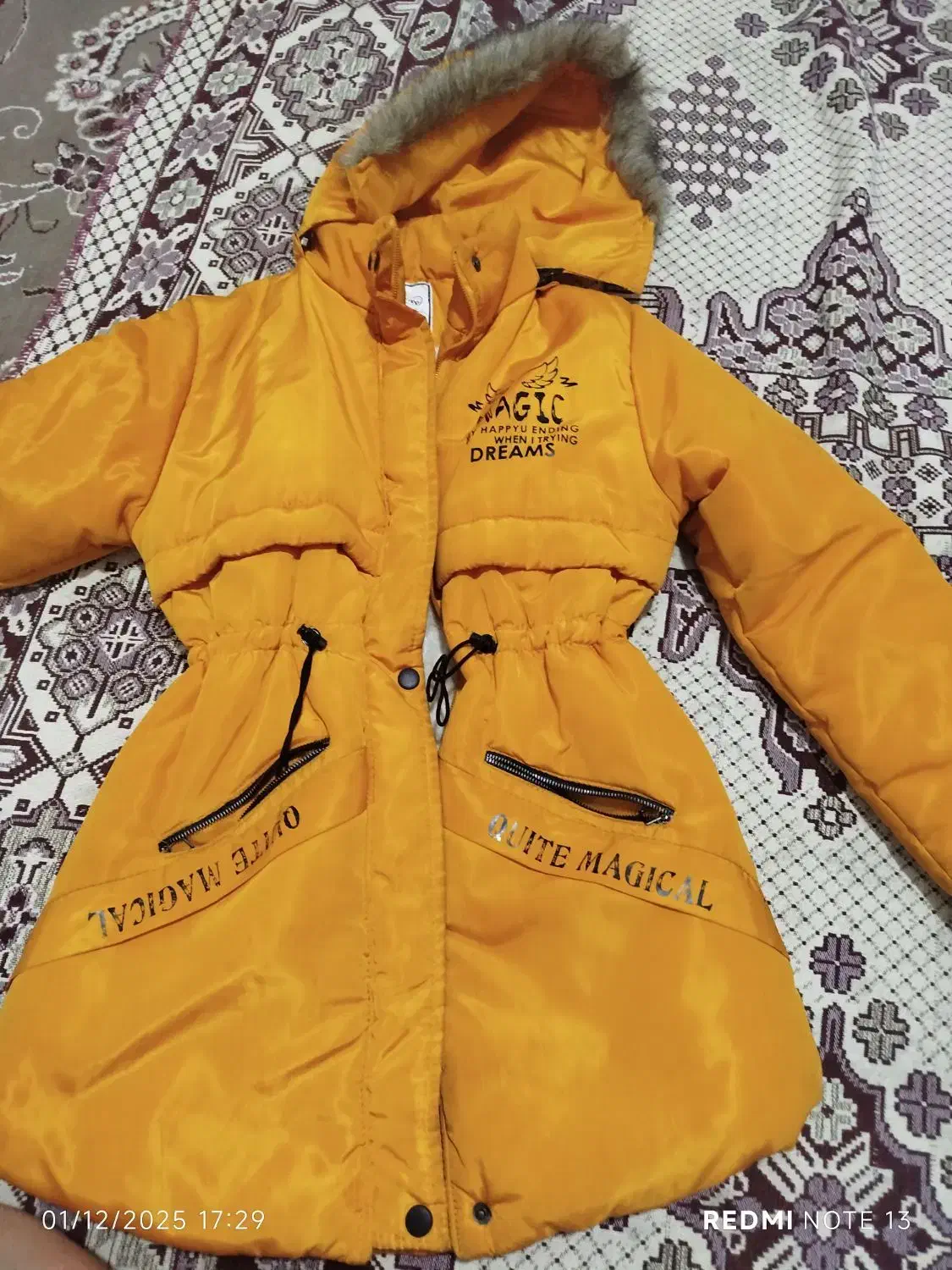 کاپشن|لباس|نیشابور, فردوسی جنوبی|دیوار