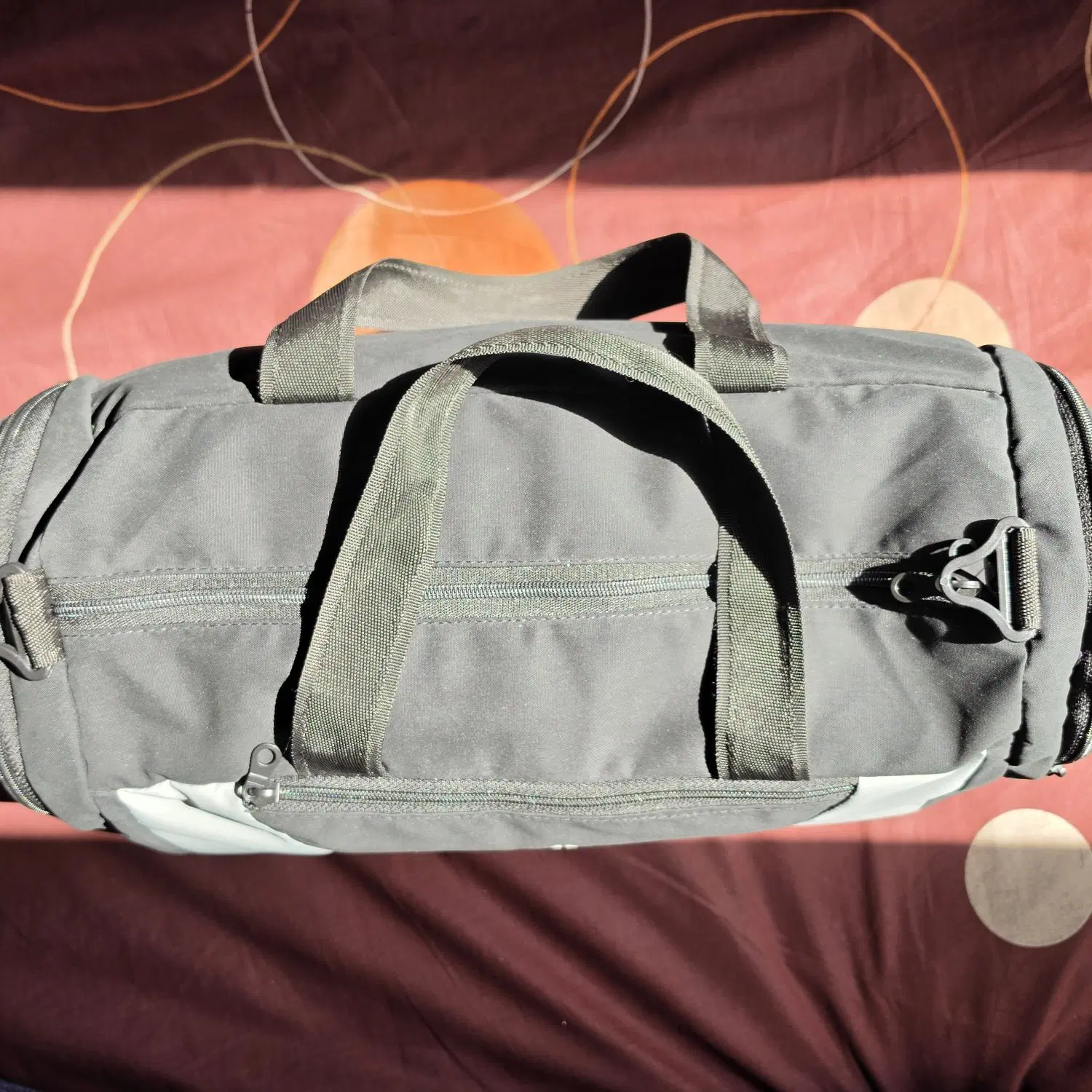 ساک ورزشی Reebok بزرگ|کیف، کفش، کمربند|اصفهان, باغ دریاچه|دیوار