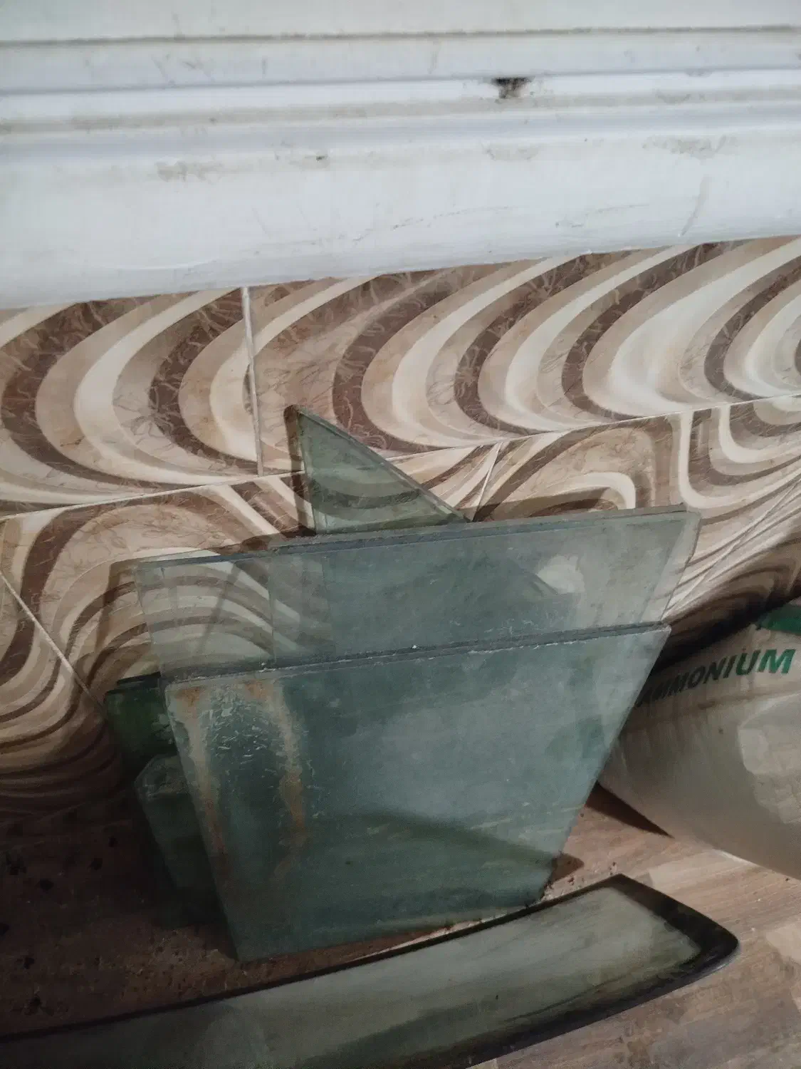 شیشه اتومبیل|قطعات یدکی و لوازم جانبی|ارژن, |دیوار