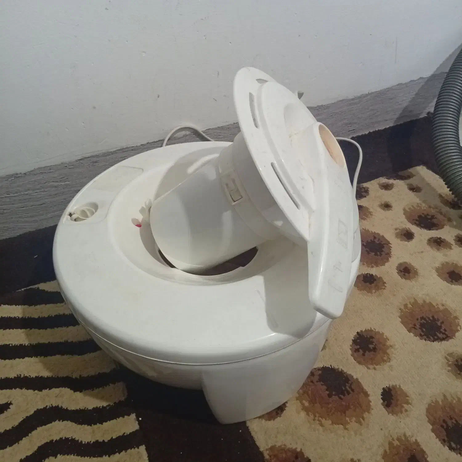 دستگاه بخور گرم|سایر لوازم برقی|شیراز, کوشک میدان|دیوار