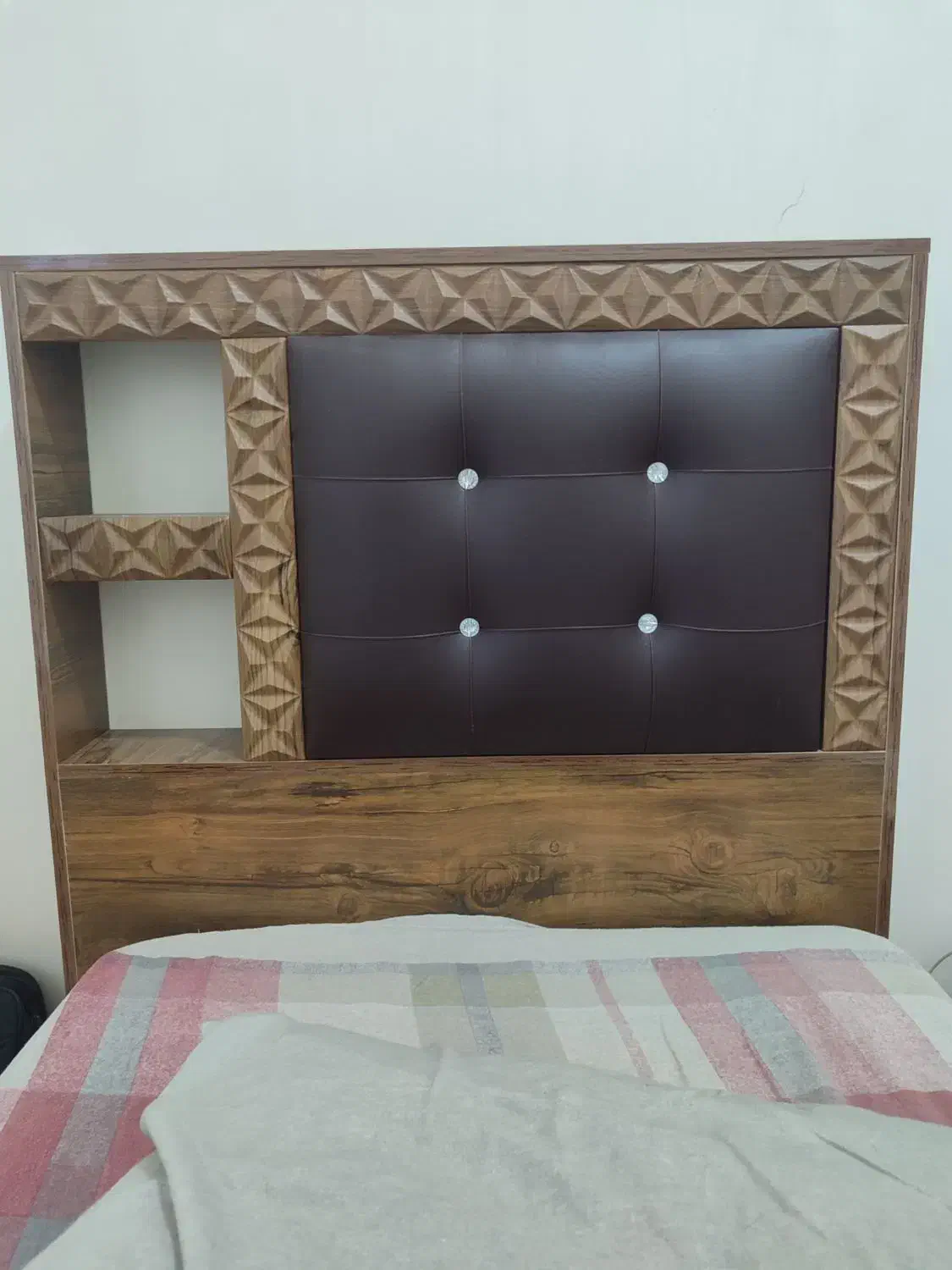 تخت خواب چوبی تک نفره|تخت و سرویس خواب|آبدانان, |دیوار