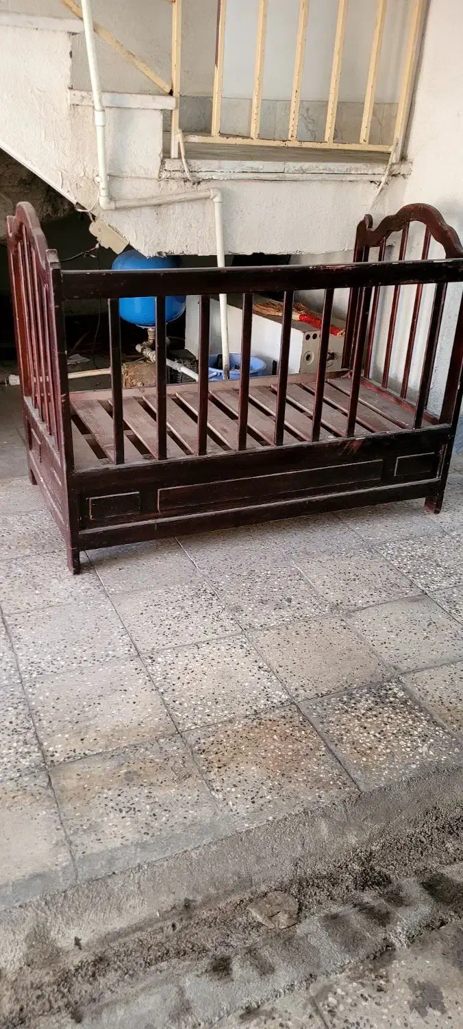 تخت و میز تلفن چوبی|تخت و صندلی بچه|گرگان, |دیوار