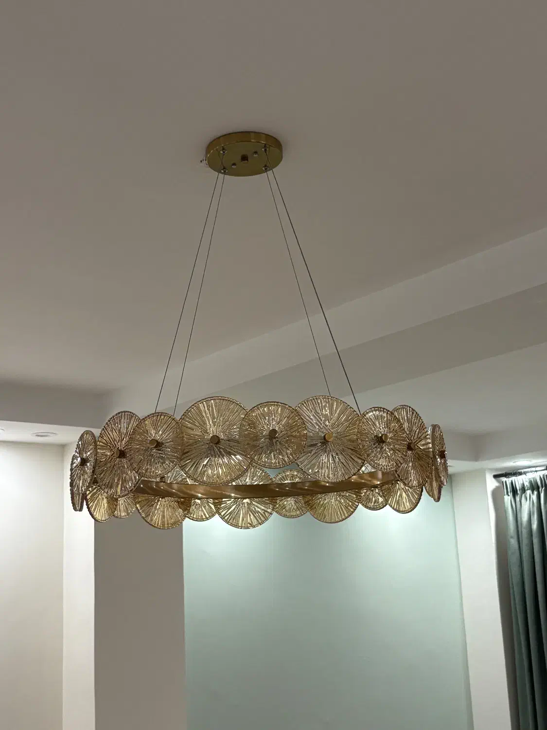 لوستر|لوستر و چراغ آویز|قروه, |دیوار