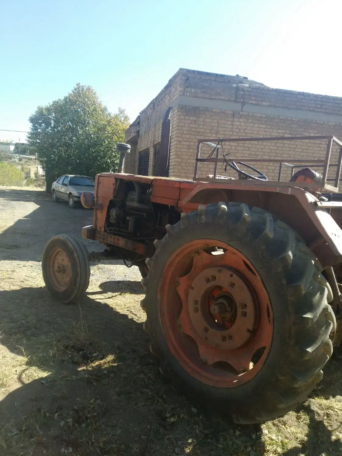 تراکتور رومانی|خودرو سنگین|سربند, |دیوار