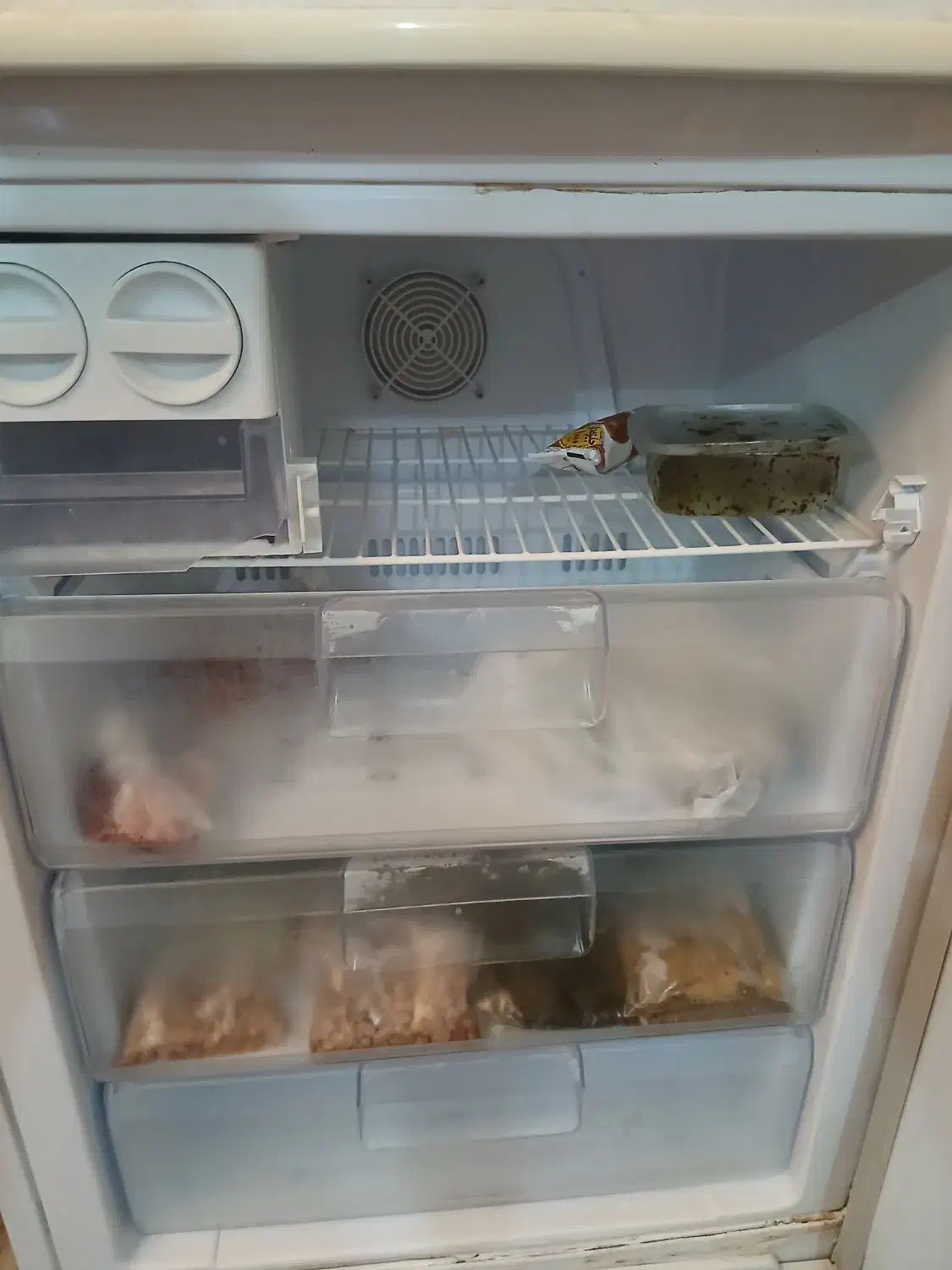 یخچال کاملا سالم|یخچال و فریزر|رشت, صفاری|دیوار