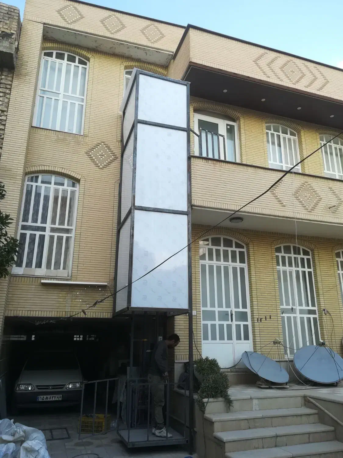 بالابر فروشگاهی و خانگی (مجری  احدرهبر)|مصالح و تجهیزات ساختمان|شیراز, شهرک صنعتی شیراز|دیوار