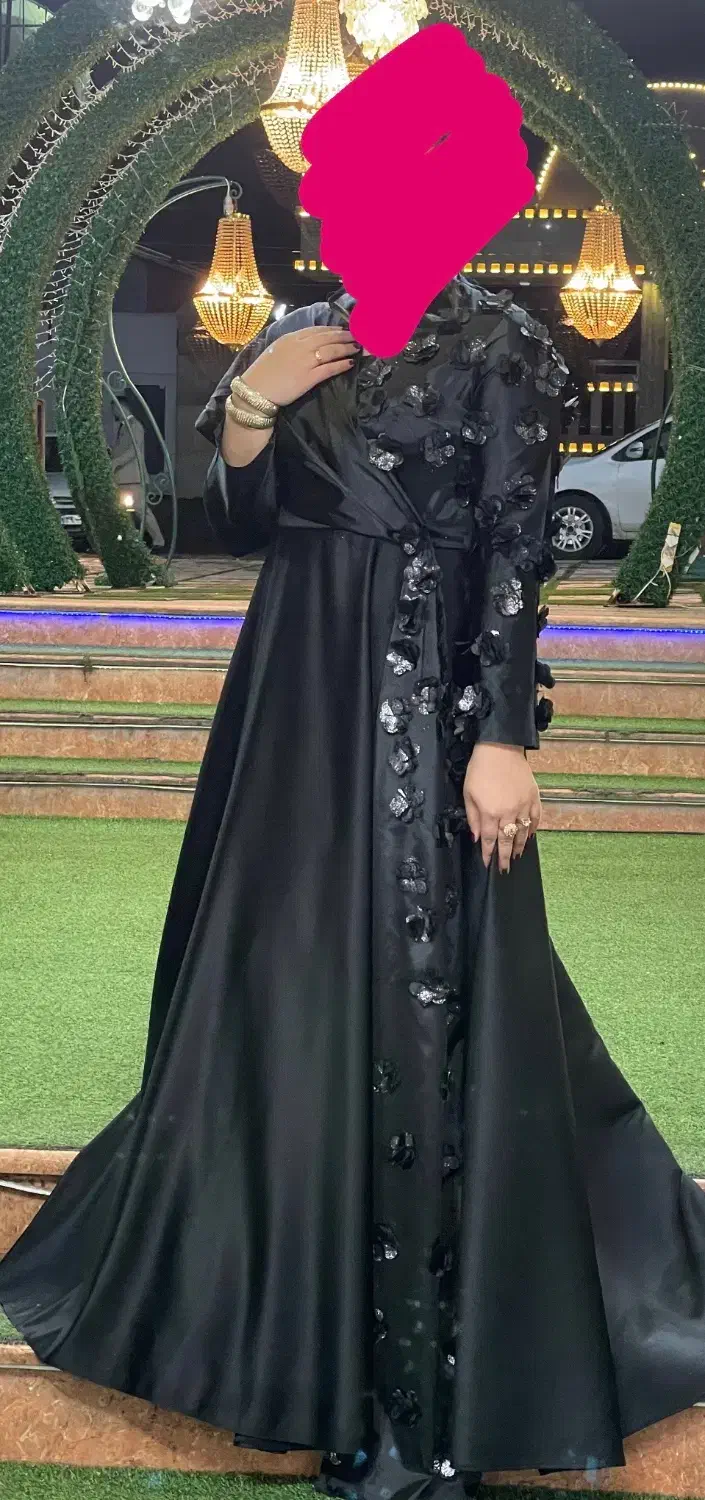 لباس مجلسی|لباس|رشت, باهنر|دیوار