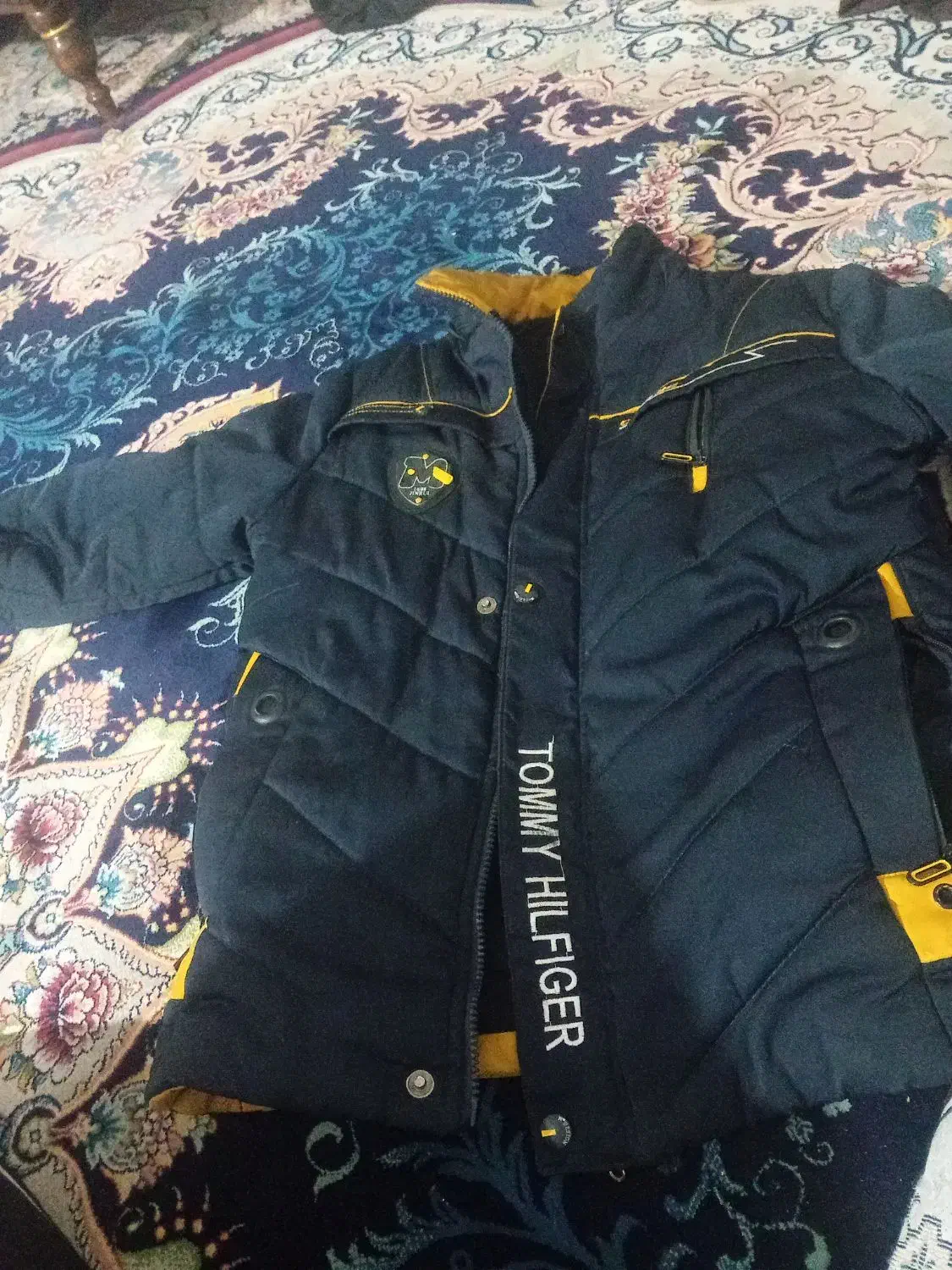 کاپشن پسرانه|لباس|تربت جام, بوستان وحدت|دیوار