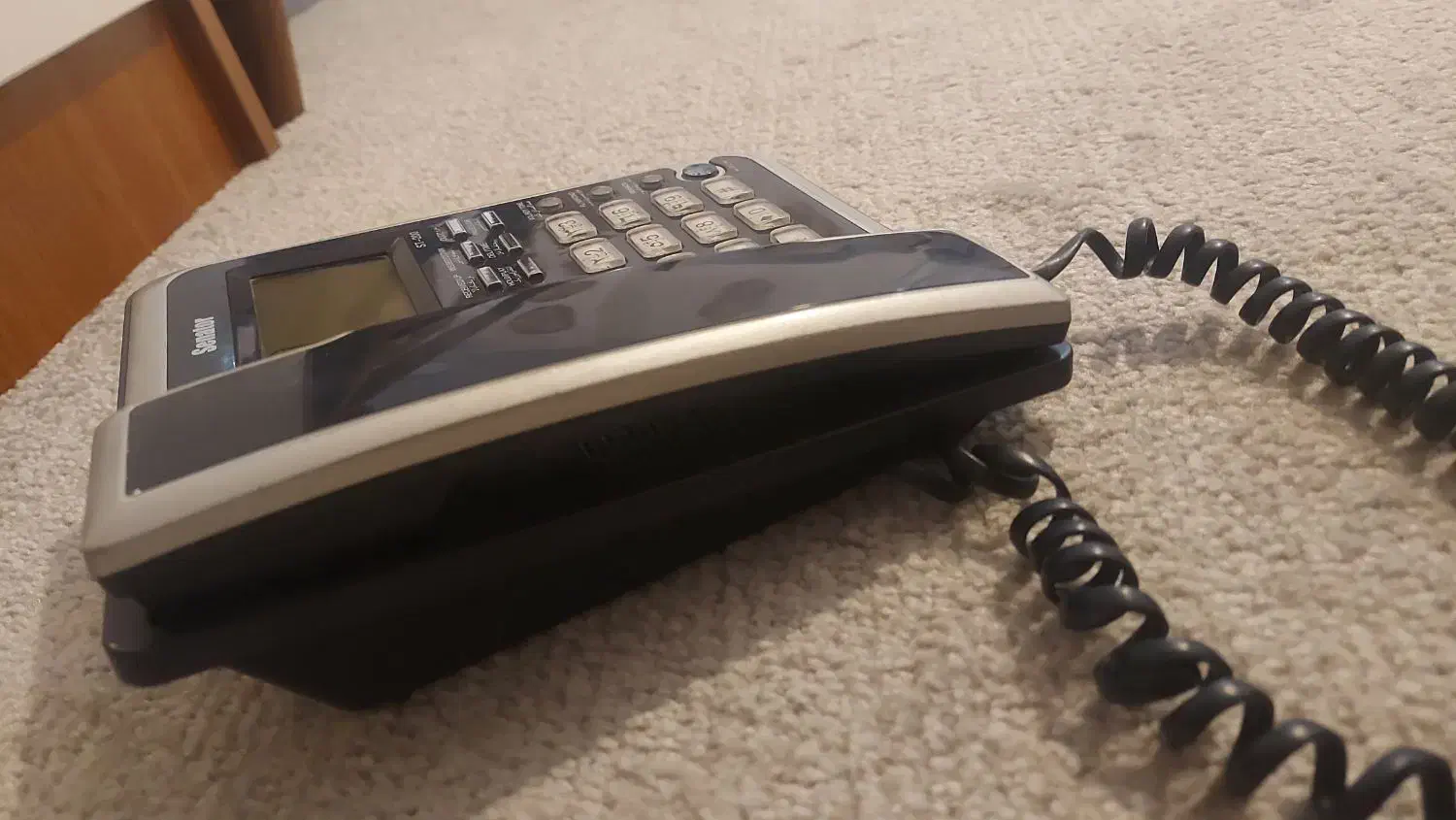 تلفن رومیزی|تلفن رومیزی|پرند, فاز ۱|دیوار