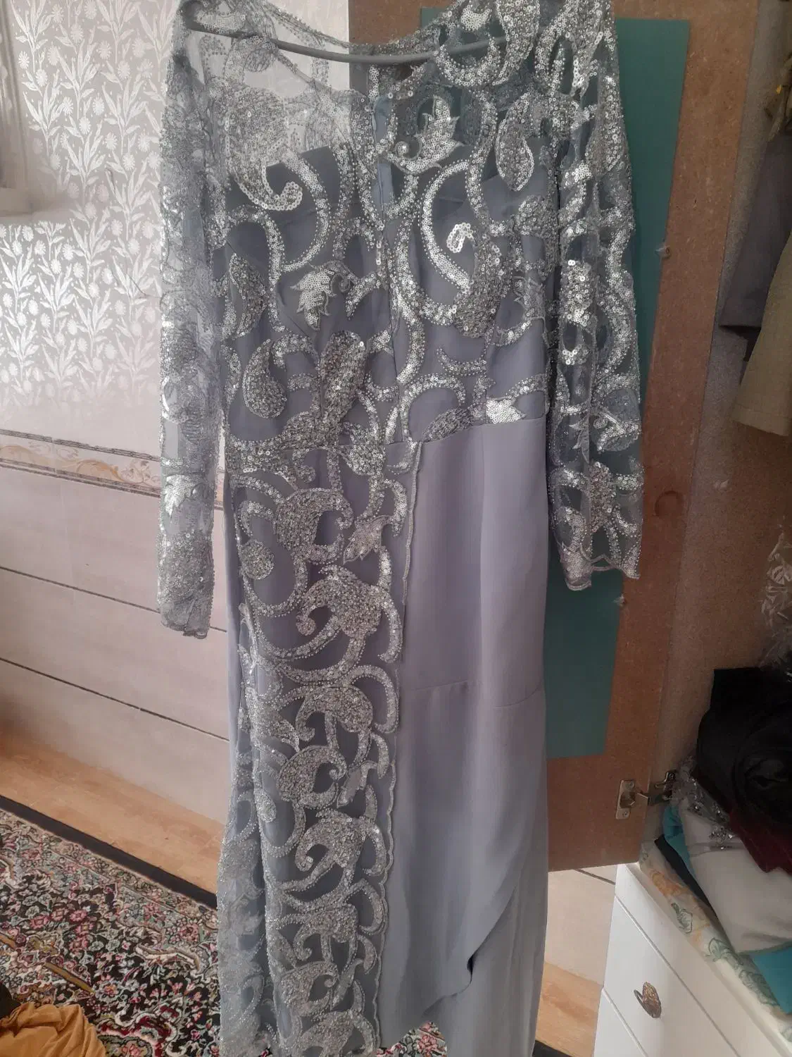 لباس مجلسی|لباس|کشکوئیه, |دیوار