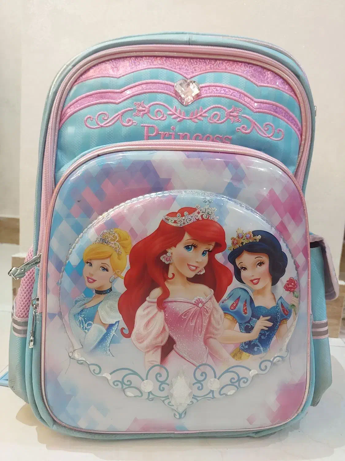 کوله مدرسه|کیف، کفش، کمربند|کرج, باغستان|دیوار