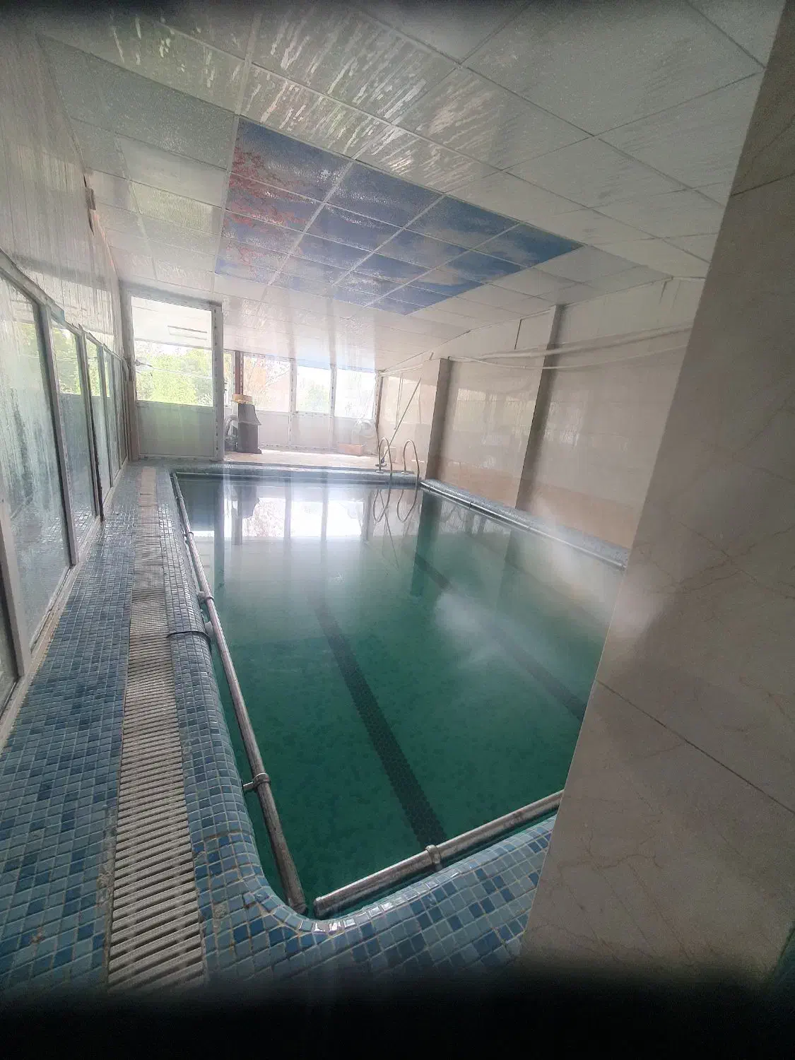 سویت ویلا استخر دار تبریز هروی سیداوا آرپادرسی|اجارهٔ کوتاهمدت ویلا و باغ|باسمنج, |دیوار