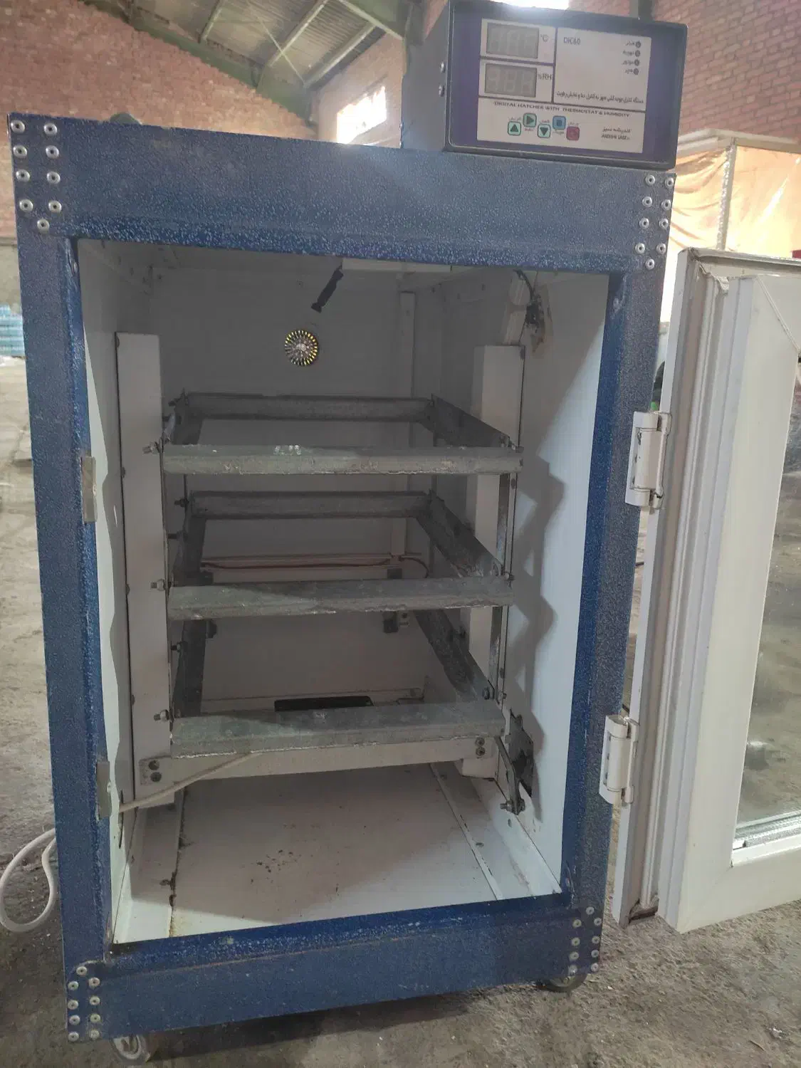 دستگاه جوجه کشی|سایر لوازم برقی|نقده, |دیوار