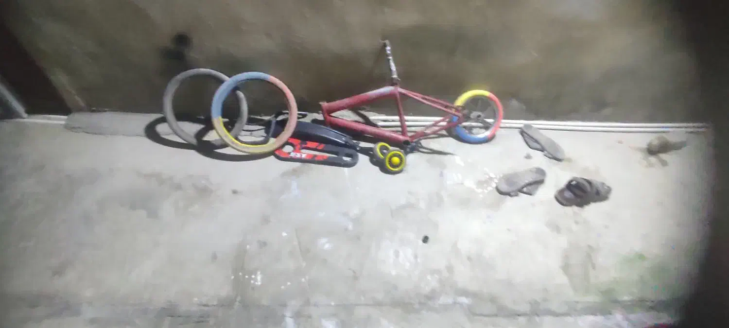 یک عدد دوچرخه کامل ویک تنه و دایر و رینگ ها|دوچرخه، اسکیت، اسکوتر|سراوان, |دیوار