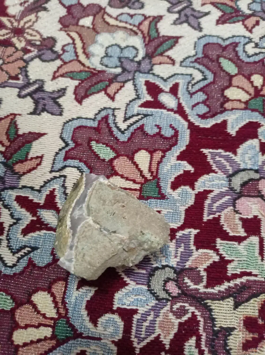 دوتا سنگ کوارتزبنفشه|جواهرات|زاهدان, |دیوار