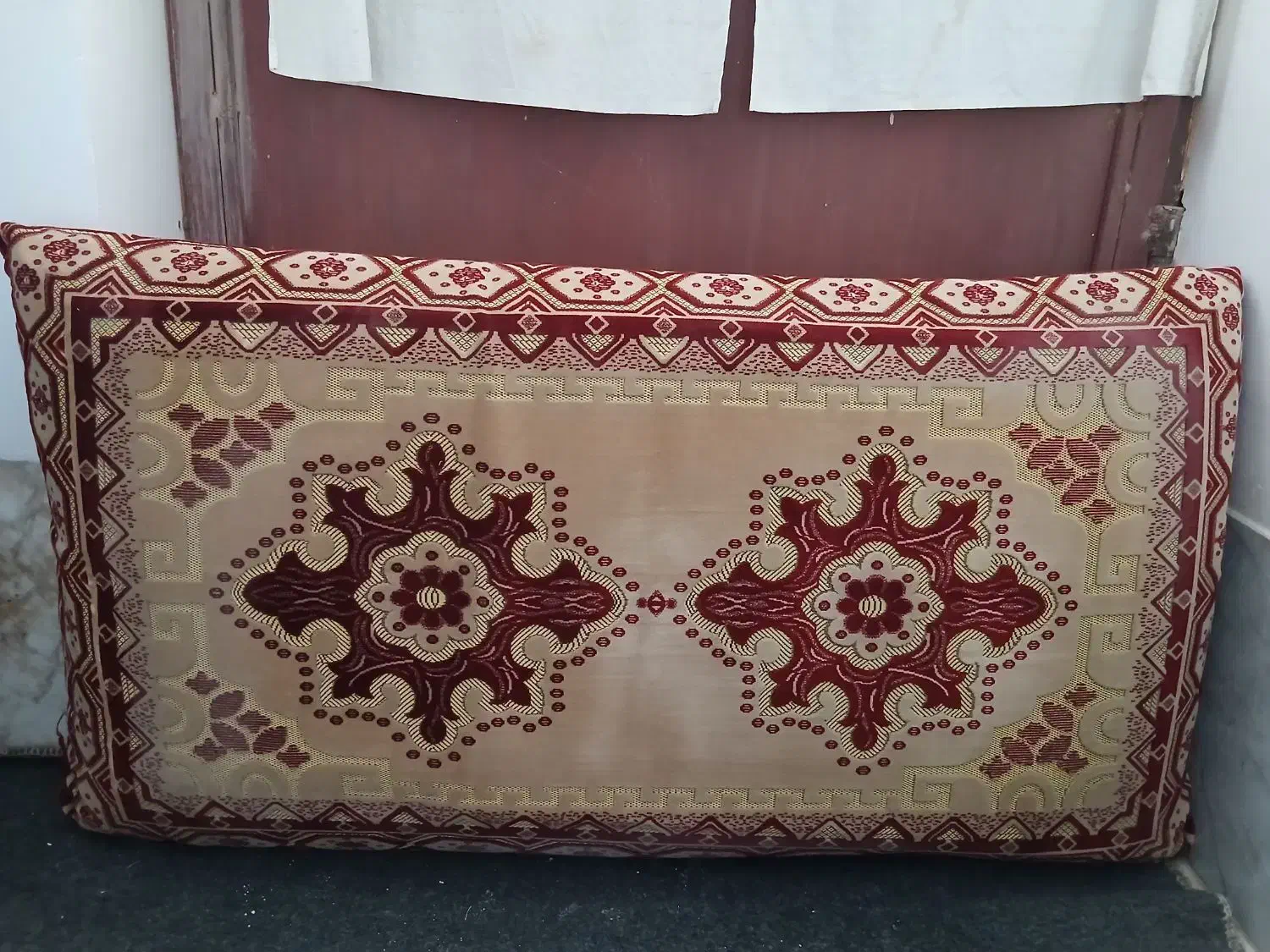 پشتی در حد نو|پشتی|زاهدان, |دیوار