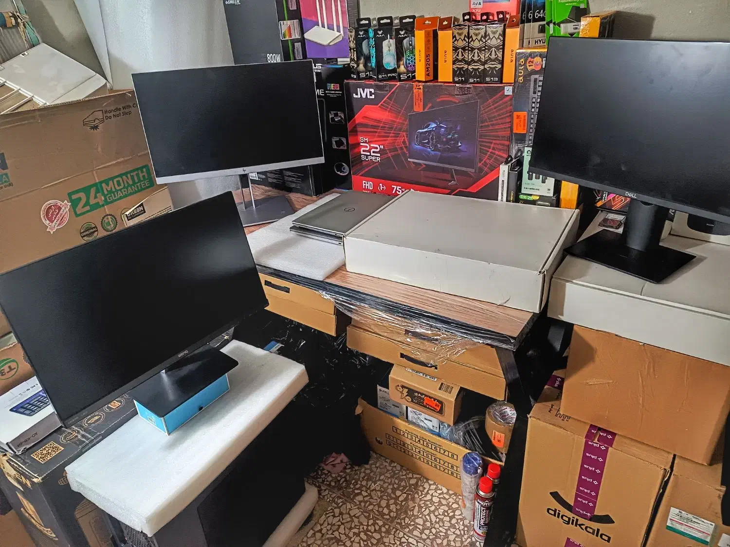 مانیتور ۲۴ ۲۲ فریم لس طراحی گیمینگ از ۵.۵ تا ۶.۵|قطعات و لوازم جانبی رایانه|قم, سالاریه|دیوار