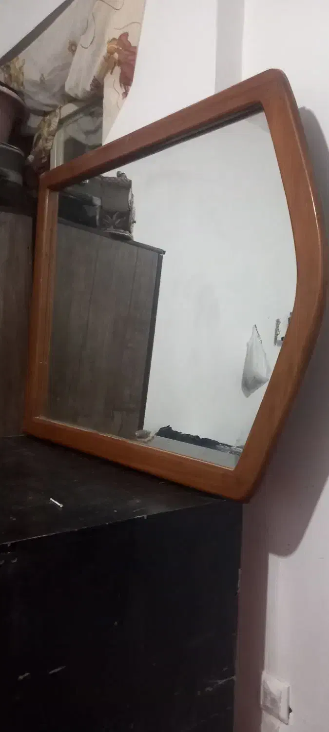 اینه قدی|آینه|نیشابور, بنیاد شهید|دیوار