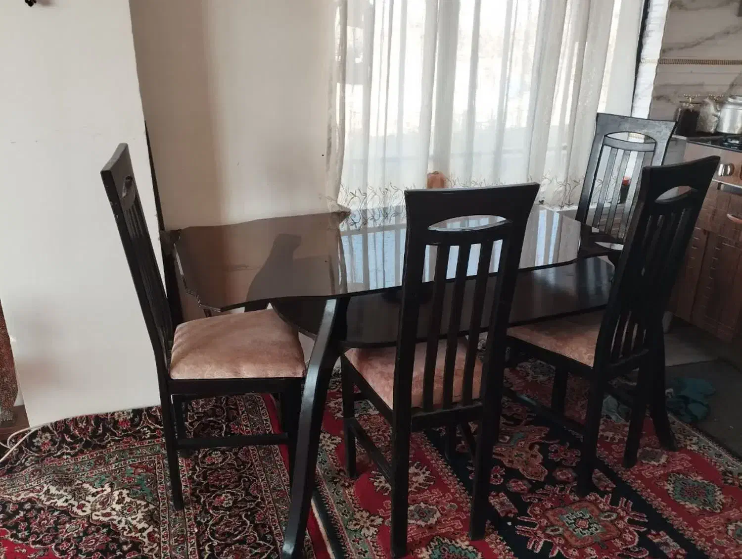 میز و صندلی غذا خوری شیش نفره|میز و صندلی غذاخوری|خمین, |دیوار