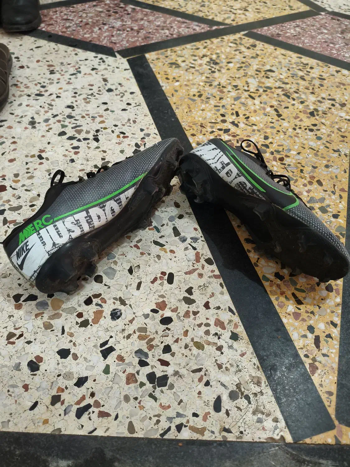 کفش فوتبال نایک شماره ۴۳|تجهیزات ورزشی|دزفول, |دیوار