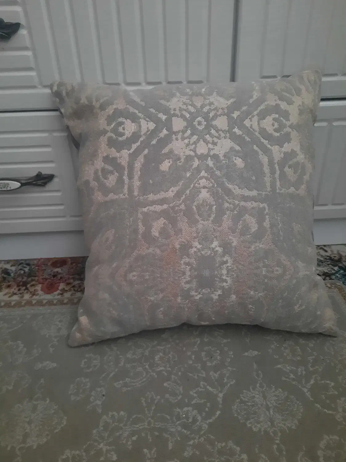 کوسن|رختخواب، بالش، پتو|کرج, حصارک بالا|دیوار