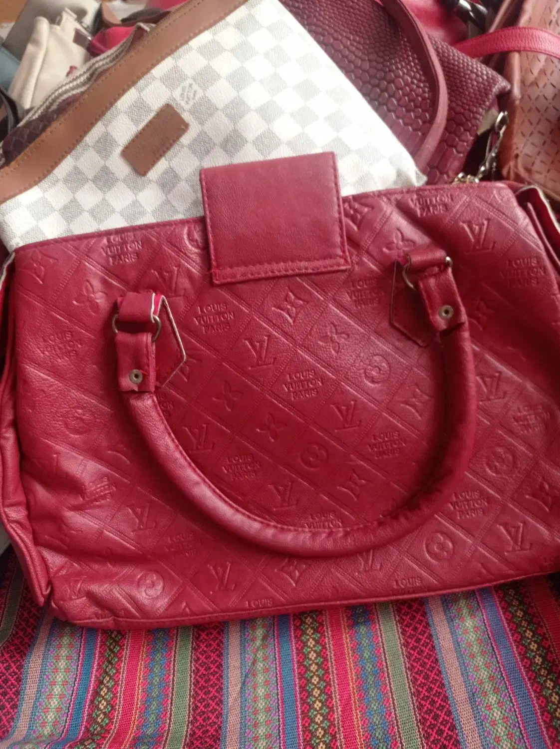 کیف|کیف، کفش، کمربند|دورود, |دیوار