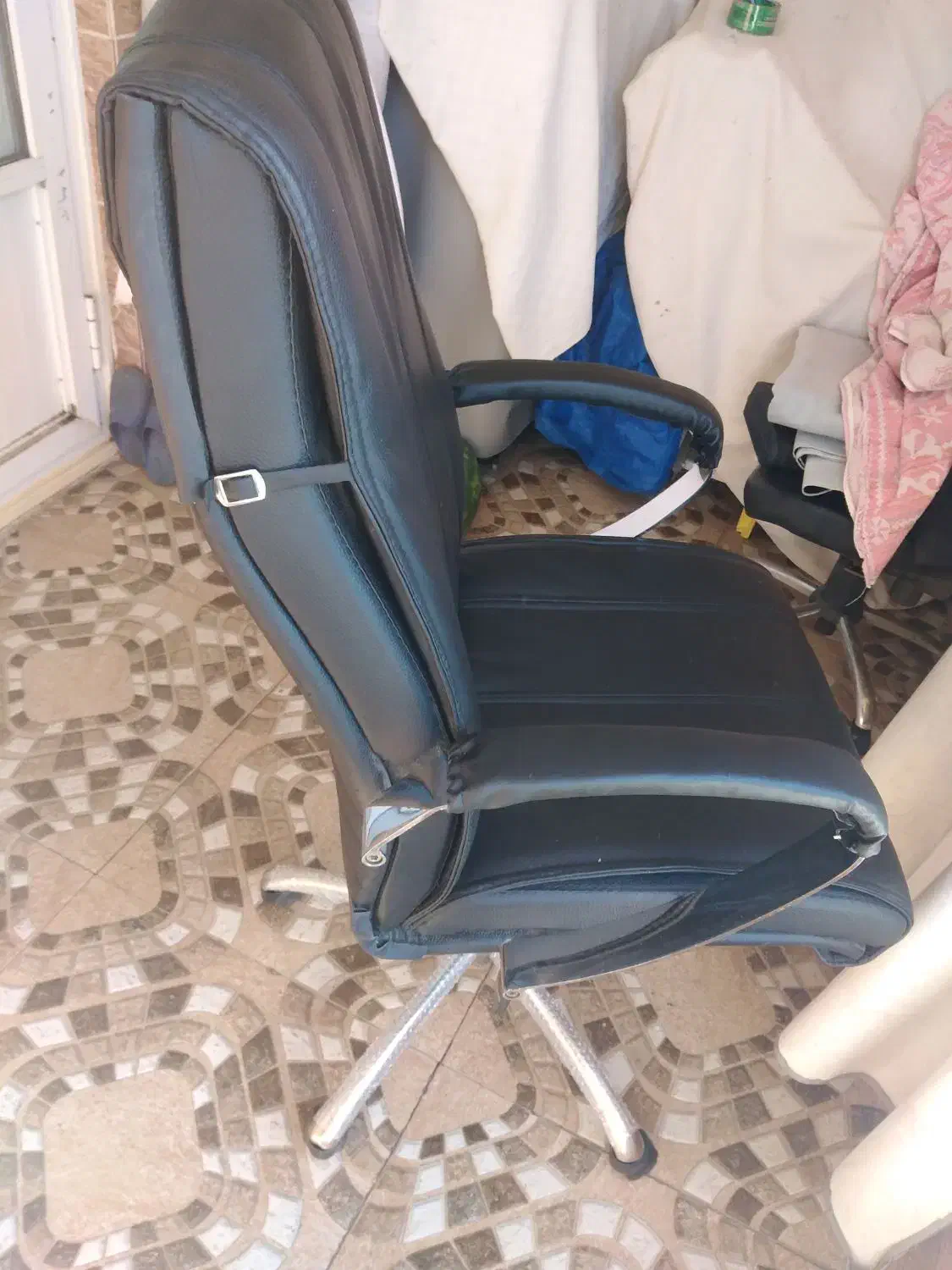 صندلی|صندلی و نیمکت|نیشابور, شهرکهنه|دیوار