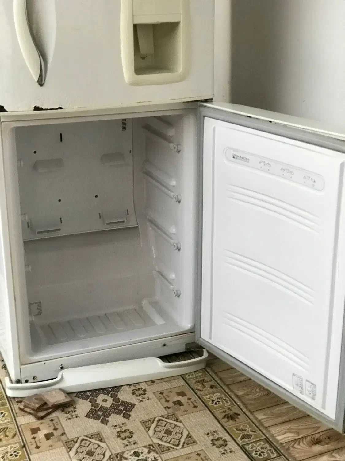 یخچال/درحد نو|یخچال و فریزر|رشت, دخانیات|دیوار