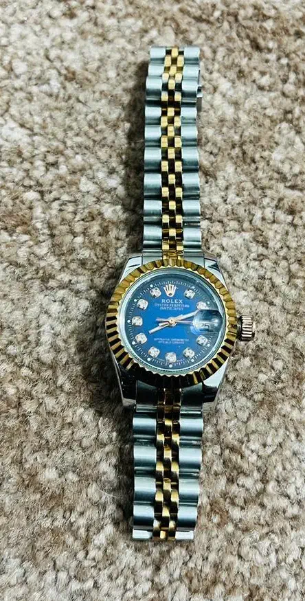 ساعت رولکس|ساعت|شیراز, کوشک میدان|دیوار