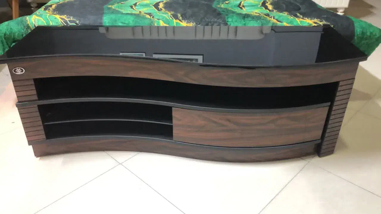 میز تلویزون نو نو بدون خط خش اکبند اکبند|میز تلویزیون|قم, کلهری|دیوار