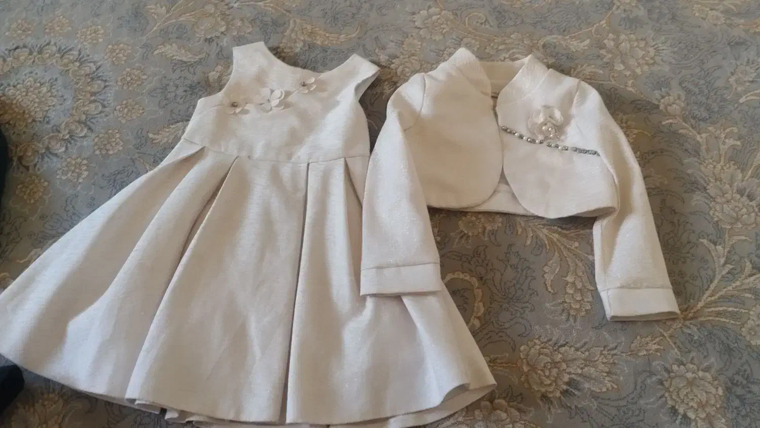 لباس بچه|کفش و لباس بچه|نهاوند, |دیوار