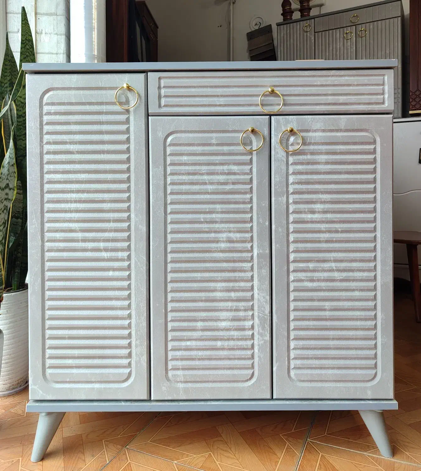 جاکفشی|جاکفشی، کمد، دراور|رشت, کوی طالقانی|دیوار