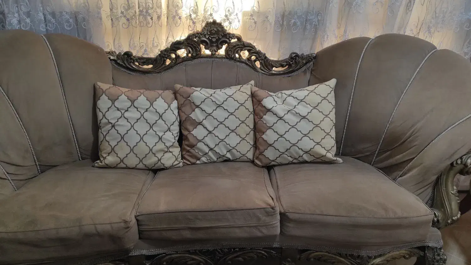 مبل کلاسیک هفت نفره|مبلمان خانگی و میز عسلی|اهواز, سلطانمنش|دیوار