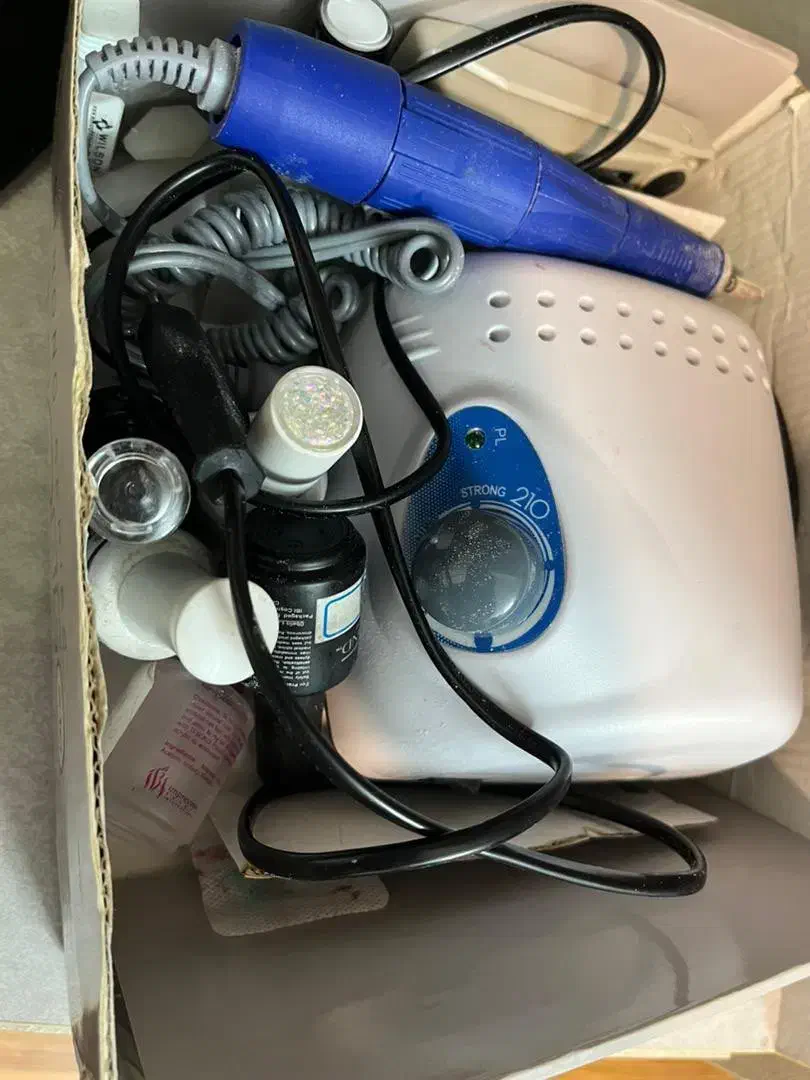 وسایل کاشت ناخن|آرایشی، بهداشتی، درمانی|لاهیجان, کوی خزر|دیوار