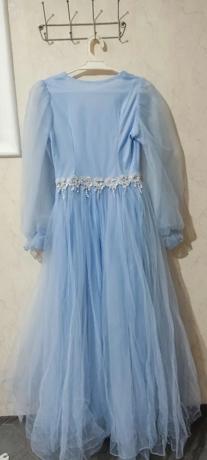 لباس مجلسی|لباس|سنگر, |دیوار