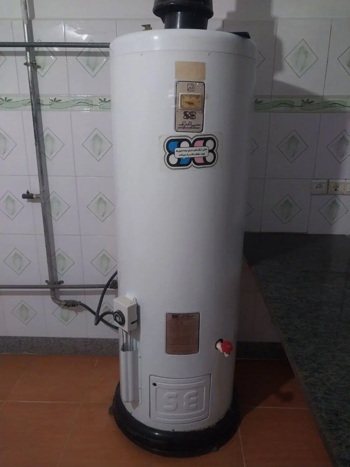 آبگرمکن ایستاده سالم سالم|آبگرمکن، پکیج، شوفاژ|نقده, |دیوار
