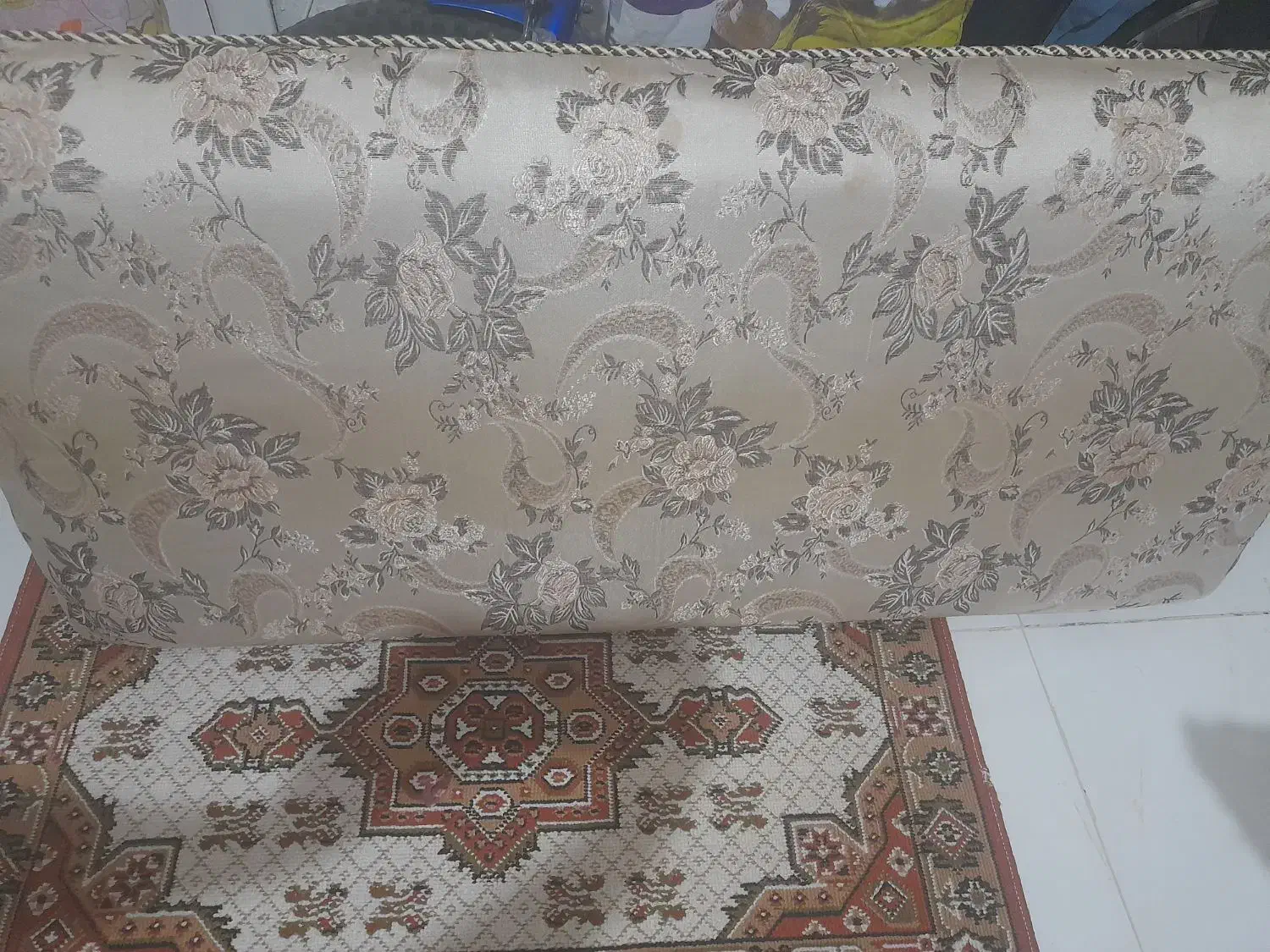 پشتی|پشتی|اسلام‌‌آباد غرب, |دیوار