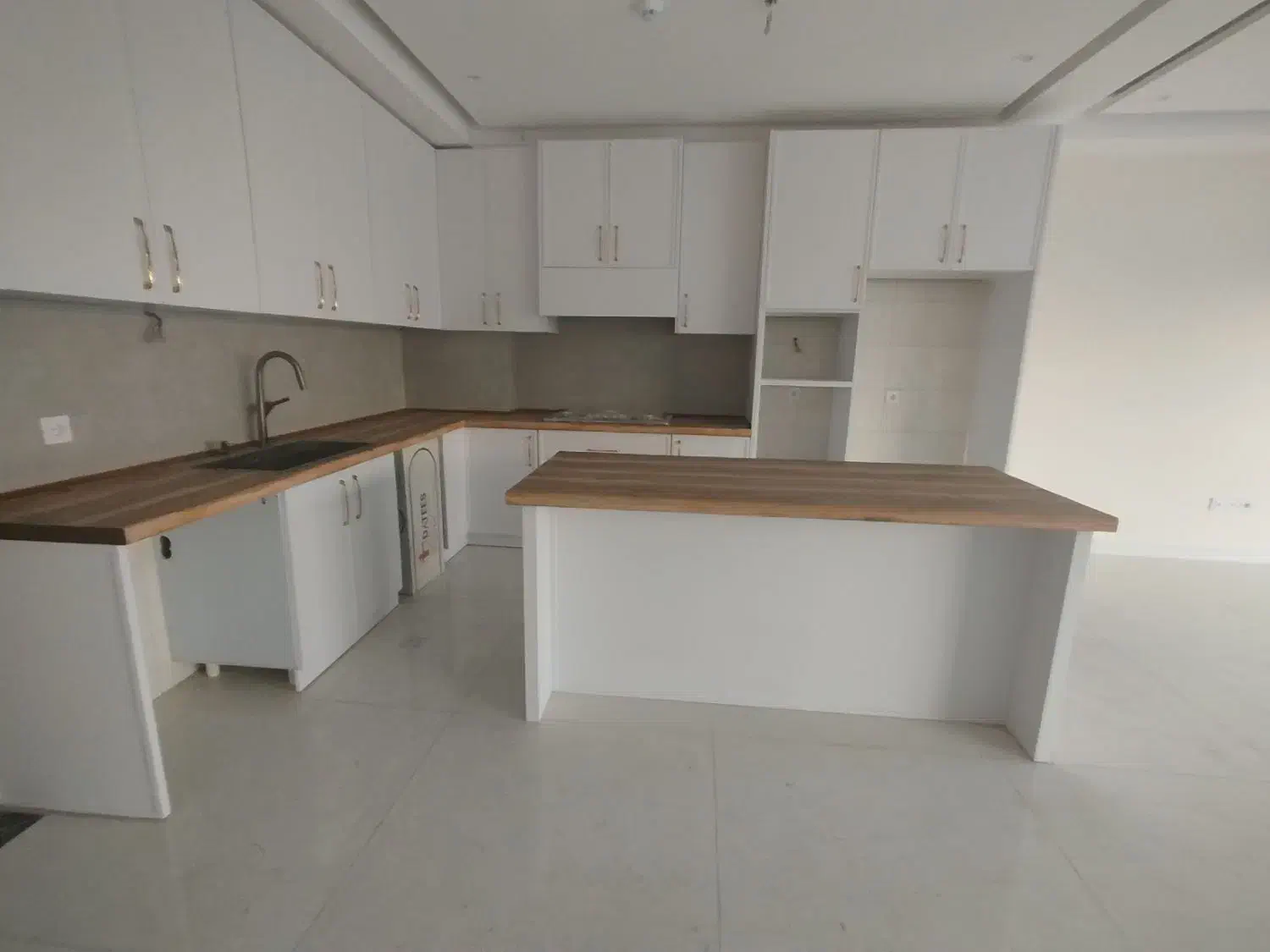 ۱۳۰/تک واحدی /جنوبی /نوساز کلید نخورده|فروش آپارتمان|تهران, جهاد|دیوار